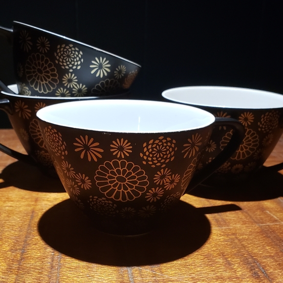 Vintage tea cups - Picture 2 of 3